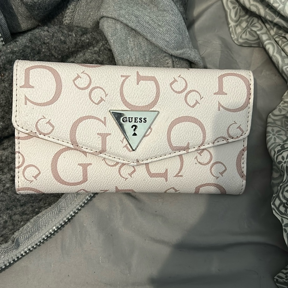 Guess wallet